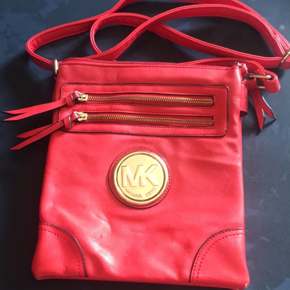 MIchael Kors Purse - Picture 3 of 8
